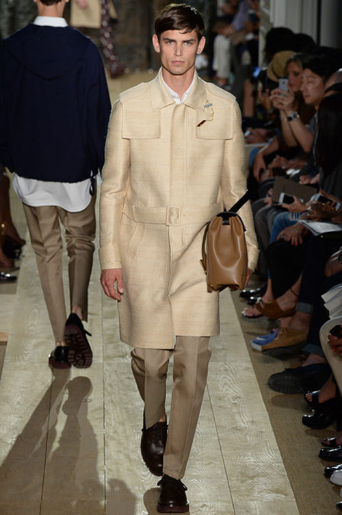 Sành điệu như quý ông của Valentino và Louis Vuitton - 2