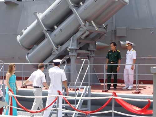 Cận cảnh cặp tàu tên lửa đầu tiên Việt Nam tự đóng - 12