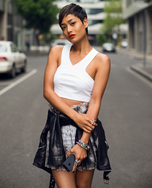 Khó rời mắt trước cô nàng vai to dáng thô - 6