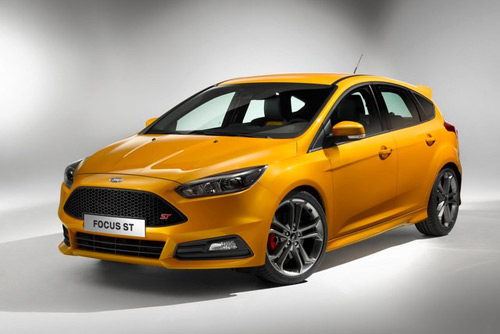 Ford Focus ST 2015: Chỉ cần 4,4 lít nhiên liệu cho 100 km - 2