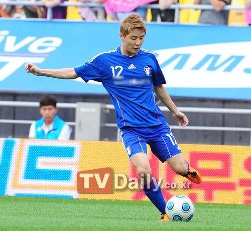 5 "lãng tử trên sân cỏ" của showbiz Hàn - 3