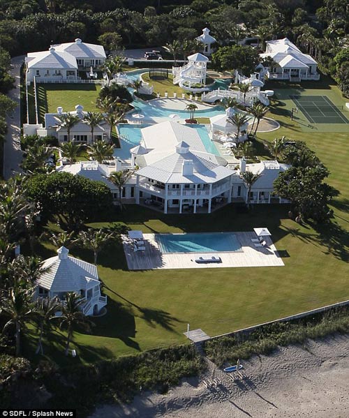 7 khuôn viên triệu đô nhà sao "khủng" nhất thế giới - 2