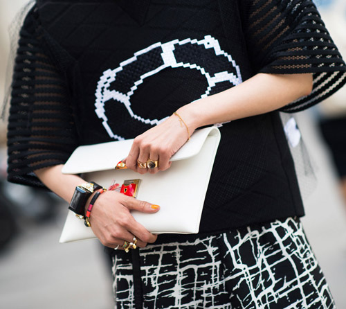 Cá tính như đường phố Paris cuối tháng 6 - 7