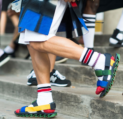 Cá tính như đường phố Paris cuối tháng 6 - 2