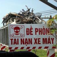 Nghệ An: “Trưng” 8 xe máy nát bét làm biển cảnh báo TNGT