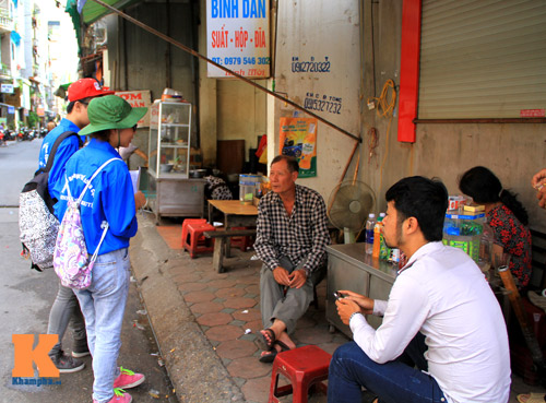 Sinh viên tình nguyện ra quân hỗ trợ sĩ tử - 10