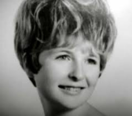 Nữ cảnh sát xinh đẹp và tên sát nhân bí ẩn (Kỳ 2) - 1