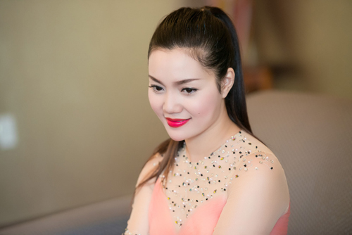 Thụy Vân khoe bờ vai ngọt lịm - 6