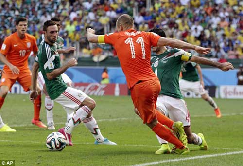 Robben chối bỏ “đóng kịch” trong quả 11m - 2