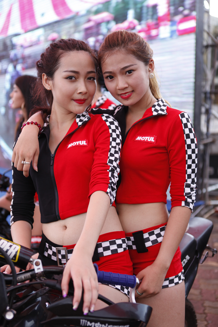 Mãn nhãn ngắm chân dài uốn éo bên siêu xe

Dàn mỹ nữ sexy khoe sắc tại MotoGP 2014

Thiên thần Marissa thách thức "quái vật" Kawasaki Ninja

Vòng 1 hờ hững thách thức "ngựa ô" Ferrari

"Nghẹt thở" từng đường cong sexy bên xe
