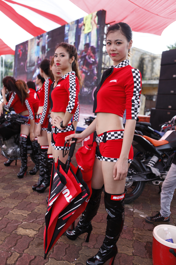 Mãn nhãn ngắm chân dài uốn éo bên siêu xe

Dàn mỹ nữ sexy khoe sắc tại MotoGP 2014

Thiên thần Marissa thách thức "quái vật" Kawasaki Ninja

Vòng 1 hờ hững thách thức "ngựa ô" Ferrari

"Nghẹt thở" từng đường cong sexy bên xe
