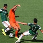 Bóng đá - Ngã trong vòng cấm, Robben đòi penalty