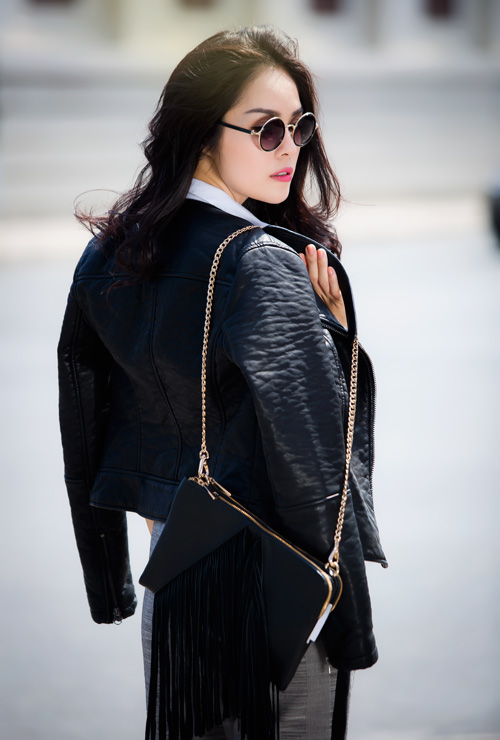 Dương Cẩm Lynh khoe da trắng ngần dưới nắng Sài Gòn - 5