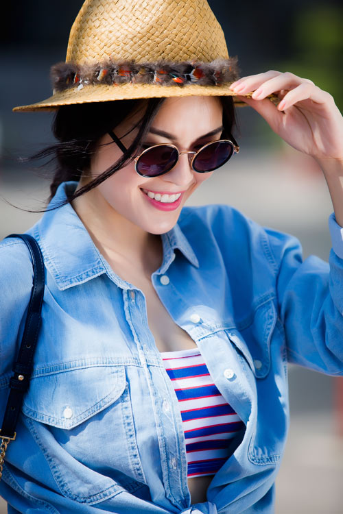 Dương Cẩm Lynh khoe da trắng ngần dưới nắng Sài Gòn - 8