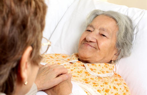 4 lưu ý trong chăm sóc bệnh nhân liệt nửa người - 1