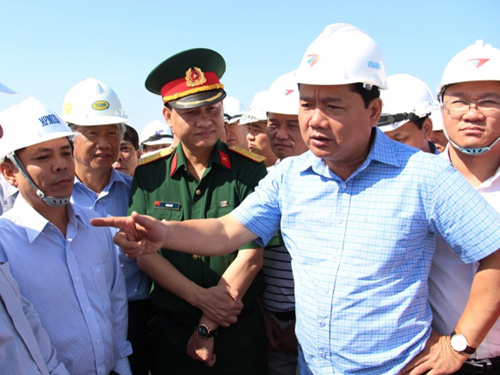 Bộ trưởng Thăng quyết thời điểm sửa sân bay Tân Sơn Nhất - 1