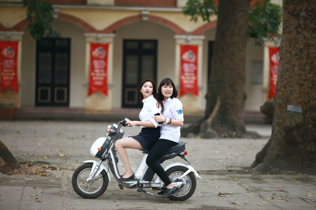 Nữ sinh HN nhí nhảnh chụp ảnh kỷ yếu chia tay tuổi học trò - 9