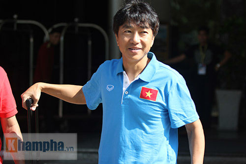 HLV Miura “chạy sô” dẫn dắt đội tuyển U23 và ĐTVN - 1
