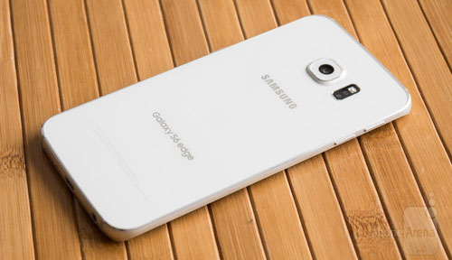 Camera của Galaxy S6 Edge lấn lướt so với đối thủ - 1