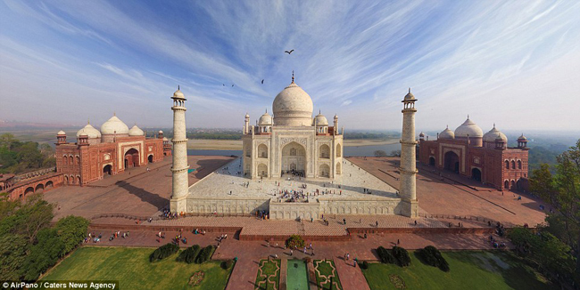 Ngôi đền Taj Mahal nổi tiếng, Ấn Độ.
