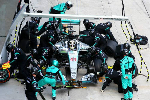 F1: Nguyên nhân Mercedes đánh mất lợi thế ở Sepang - 1