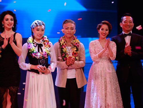 Khánh Thy lộ rõ bụng bầu khi "chạm mặt" Phan Hiển - 6