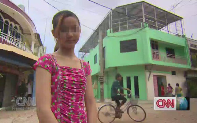 Tâm sự của bé gái Campuchia bị mẹ bắt làm "gái" - 1