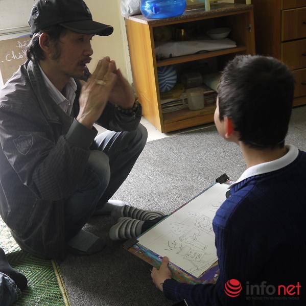 Chuyện người thầy 20 năm cần mẫn dạy vẽ cho trẻ em câm điếc - 2