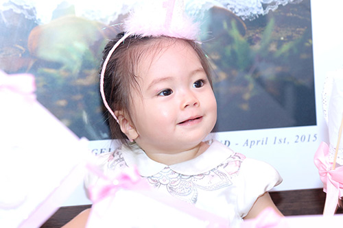 1 tuổi, con gái Đoan Trang chập chững tập đi - 6