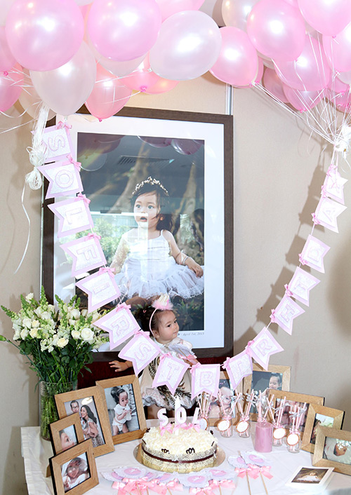 1 tuổi, con gái Đoan Trang chập chững tập đi - 5