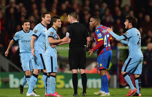 Man City mất trắng 2 quả penalty, thua oan 1 bàn - 1