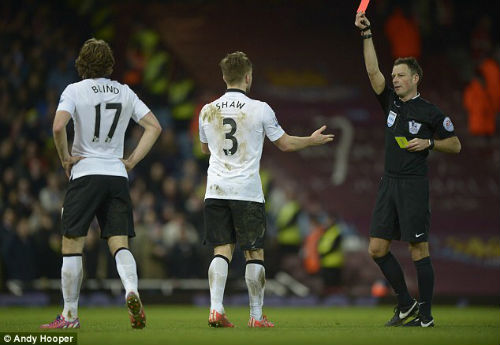 Tin HOT tối 8/4: Messi dính nghi án chửi thề - 2