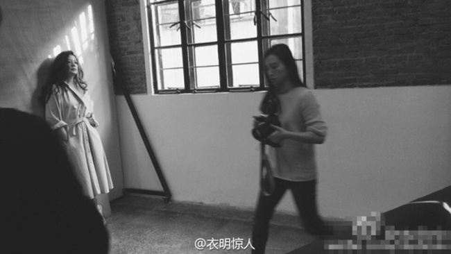 Triệu Vy khoe body gợi cảm ở tuổi tứ tuần - 11