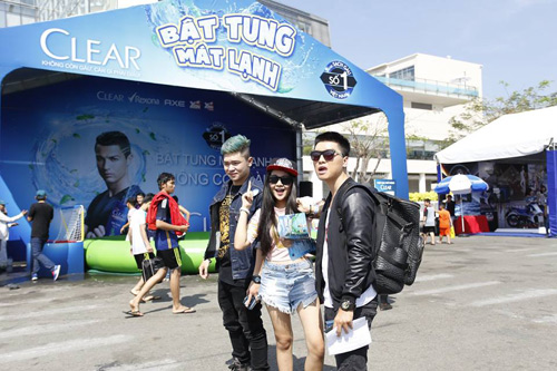 Vì sao đường trượt nước trên phố thu hút giới trẻ? - 6