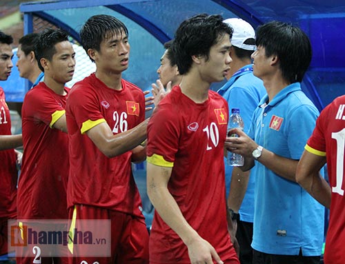 Vấn đề của bóng đá Việt Nam: Chỉ lên, chỉ xuống - 1