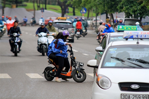 1001 cách "vượt" chốt giao thông của người... đầu trần - 4