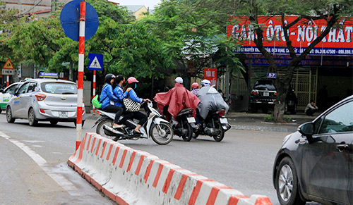 1001 cách "vượt" chốt giao thông của người... đầu trần - 3