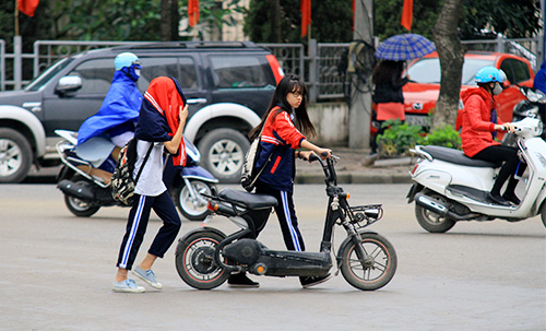 1001 cách "vượt" chốt giao thông của người... đầu trần - 12