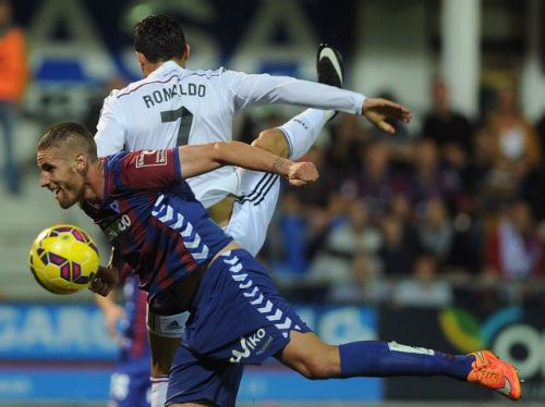 Real - Eibar: Bước đệm tới “đại chiến” Madrid - 2