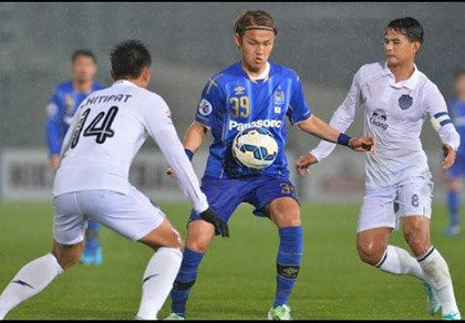 B.Bình Dương - Buriram hai đặc trưng bóng đá Việt - Thái - 1