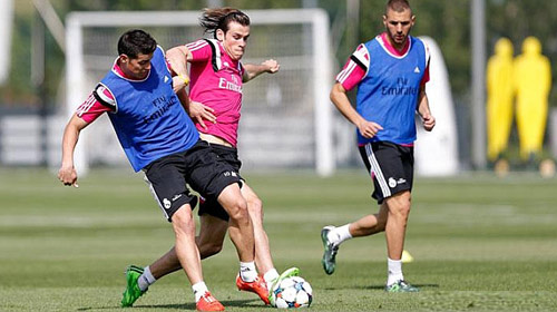 Tin HOT tối 13/4: MU mở hội cùng “kình địch” - 1