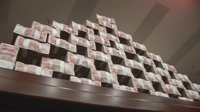 Sếp mạnh tay thưởng cho nhân viên 50 tỷ đồng - 6