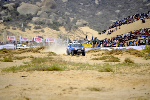 Giải đua xe địa hình trên cát: Còn đó những hấp dẫn… - 1