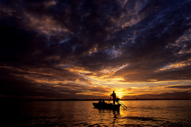 Cảnh mặt trời mọc lung linh ở Châu thổ sông Me Kong. Ảnh Chris Guy /Flickr: pixelhut