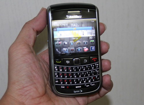 Những ưu điểm khiến Blackberry giá 1,3 triệu đồng hút khách - 1