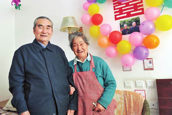 Cụ ông 88 tuổi cưới cụ bà 86 tuổi sau một tháng quen biết - 1