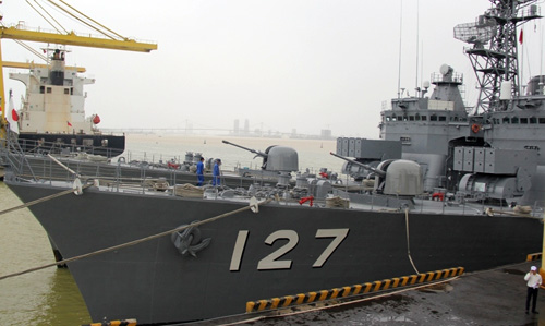 Hai chiến hạm tự vệ biển Nhật Bản sắp thăm Đà Nẵng - 1