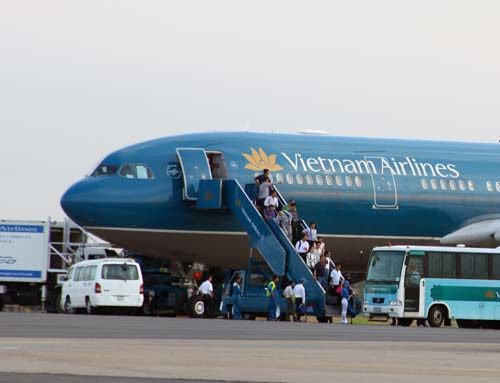 Phi công và tiếp viên Vietnam Airlines bị tạm giữ tại Hàn Quốc - 1