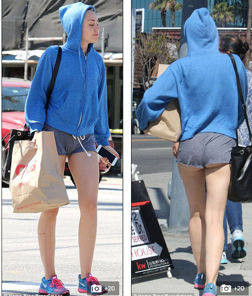 Miley Cyrus mặc quần 5cm hớ hênh trên phố - 1