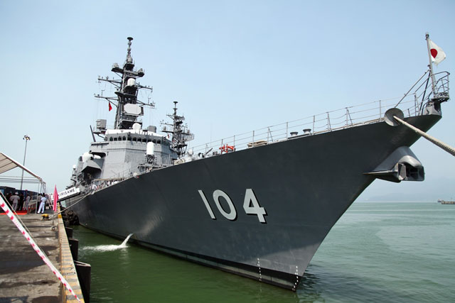 Ngắm dàn vũ khí trên cặp chiến hạm Nhật vừa đến Đà Nẵng - 1